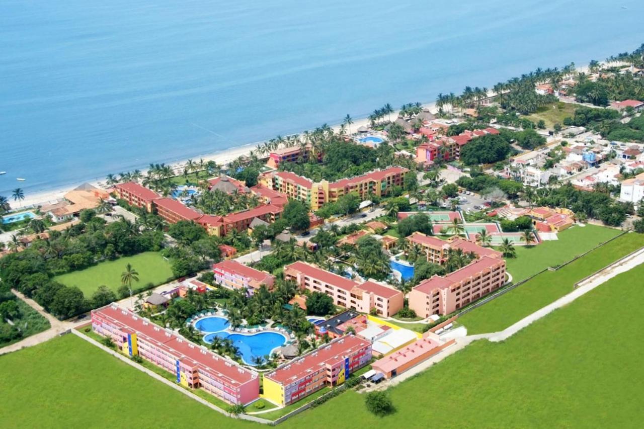 Grand Decameron Complex Bucerias, A Trademark All-Inclusive Resort Exterior photo